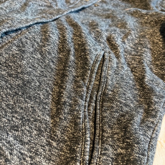 Tentree cotton bomber jacket like new - Picture 3 of 4